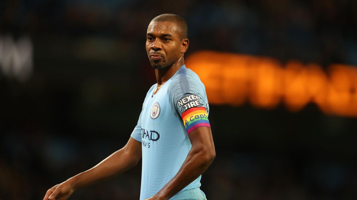 Football News Man City S Fernandinho Aymeric Laporte Out Until Mid March With Injuries Eurosport