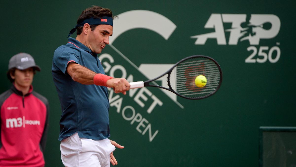 Roger Federer schlägt in Genf auf