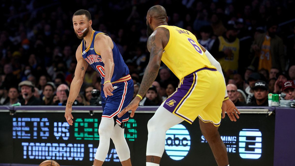 Stephen Curry contro LeBron James in Warriors-Lakers