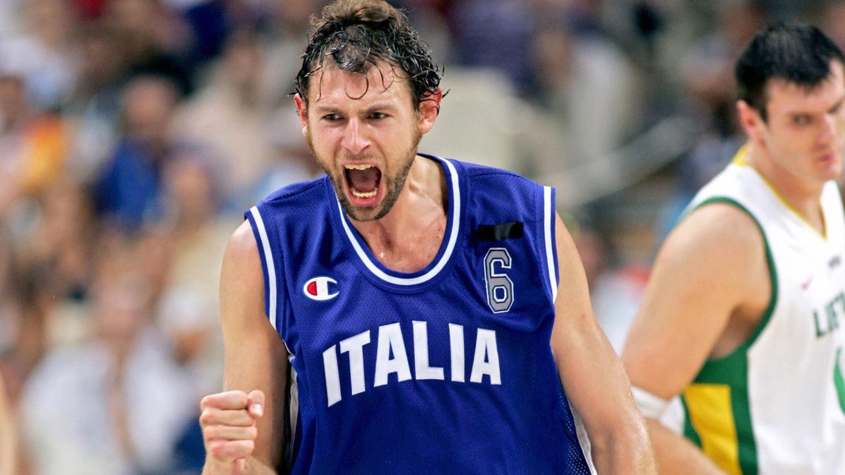 Italy's team captain Giacomo Galanda reacts during their Olympic Games men's basketball semi final match against Lithuania, 27 August 2004, at the Olympic Indoor Hall in Athens.