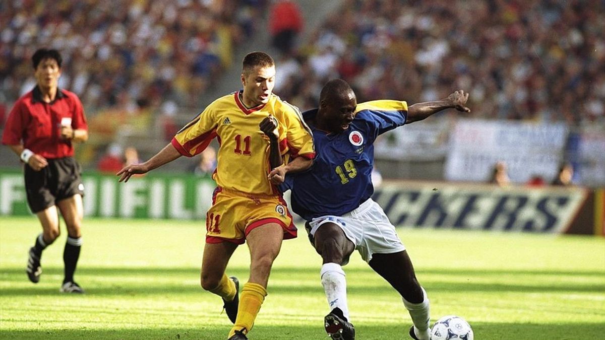 Adrian Ilie, în meciul România - Columbia de la Campionatul Mondial din 1998