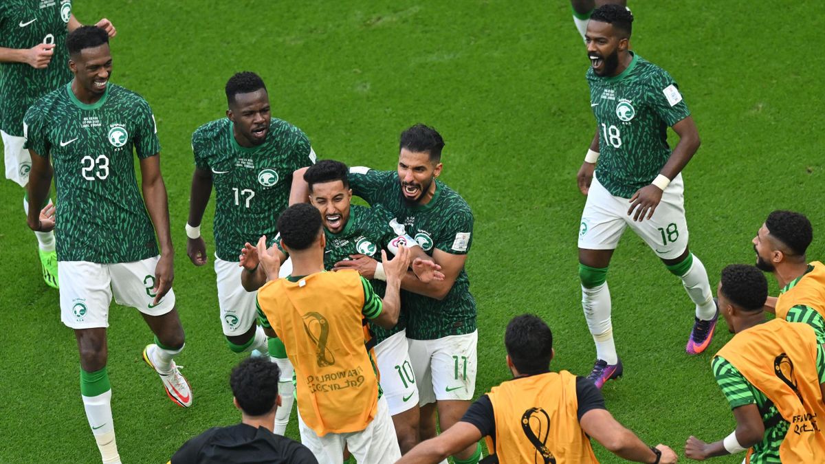 Argentina 1-2 Saudi Arabia: Salem Al-Dawsari scores stunner as  pre-tournament favourites are shocked - Eurosport