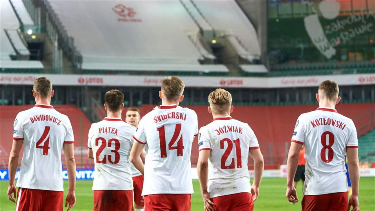 Pawel Dawidowicz, Krzysztof Piatek, Karol Swiderski, Kamil Jozwiak și Kacper Kozlowski din echipa Poloniei în meciul cu Andorra