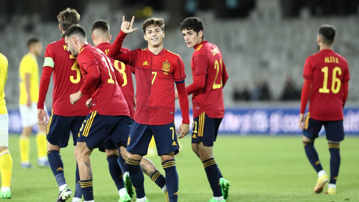 Rodrigo Riquelme celebra uno de sus goles ante Rumanía