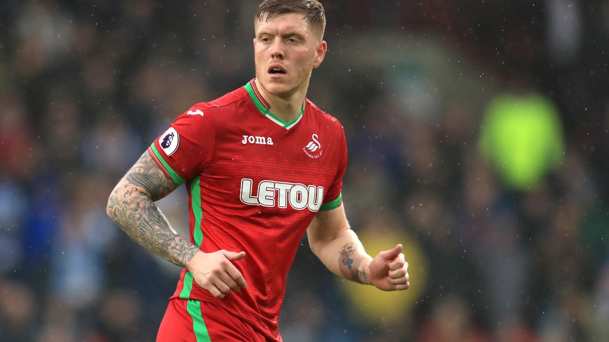 Alfie Mawson out of England contention after knee surgery - Eurosport