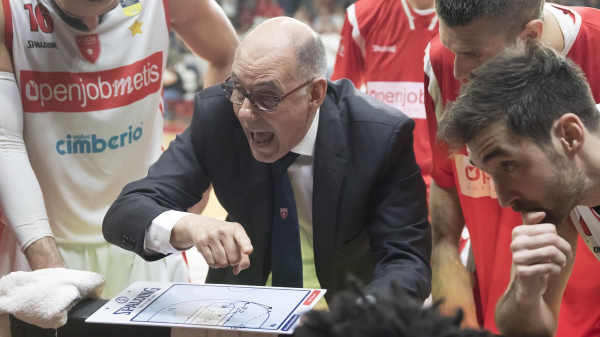 Coach Attilio CAJA of Openjobmetis of Openjobmetis in action during the Italy Lega Basket of Serie A, match between Openjobmetis Varese - Cremona Vanoli, Italy on 6 MAY 2018 in Varese Palasport Masnago