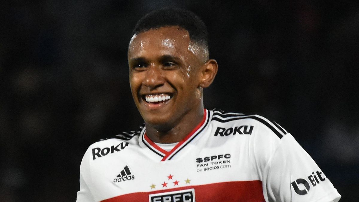 Marquinhos in action for Sao Paulo