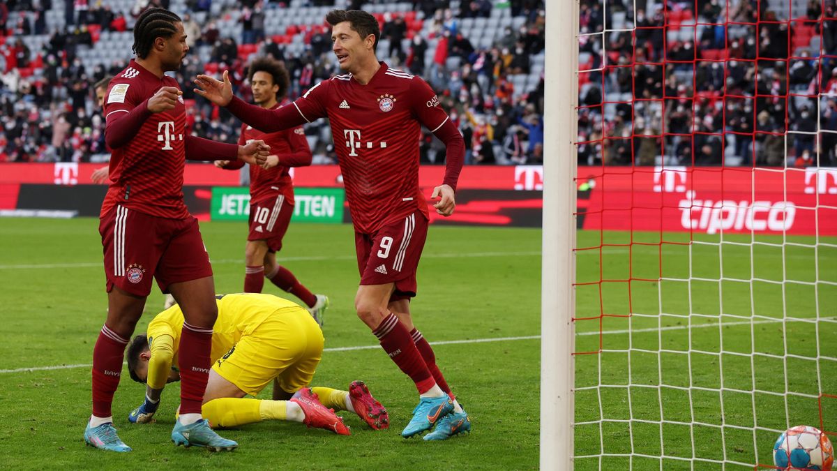 Bayern Munich 4 1 Greuther Furth Robert Lewandowski Inspires Comeback Against Bundesliga Strugglers Eurosport