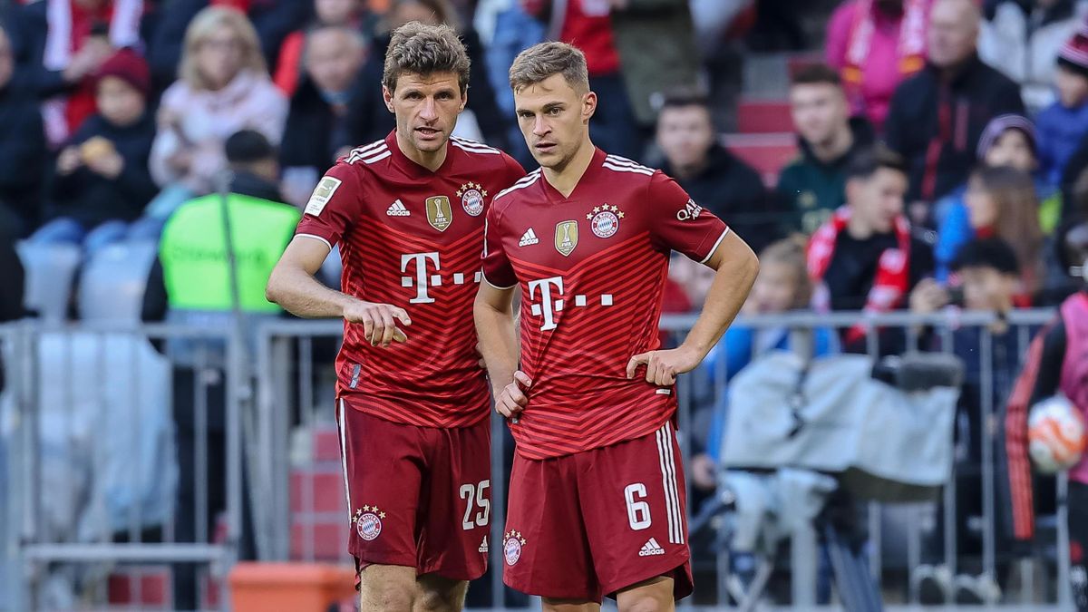 Thomas Müller (l.) and Joshua Kimmich - FC Bayern