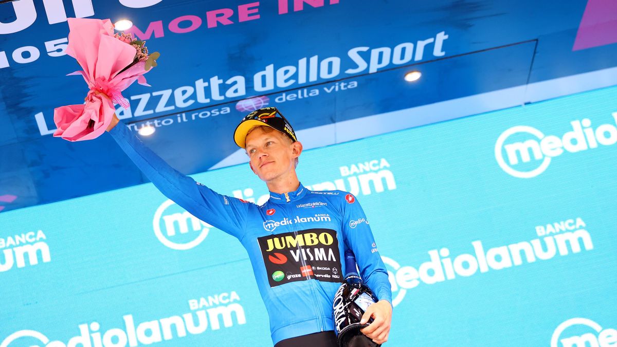Koen Bouwman mathematisch verzekerd van de blauwe trui in de 105e Giro d'Italia.