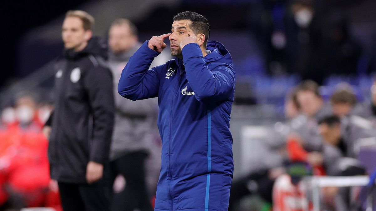 Trainer Dimitrios Grammozis will beim FC Schalke auf die Jugend setzen