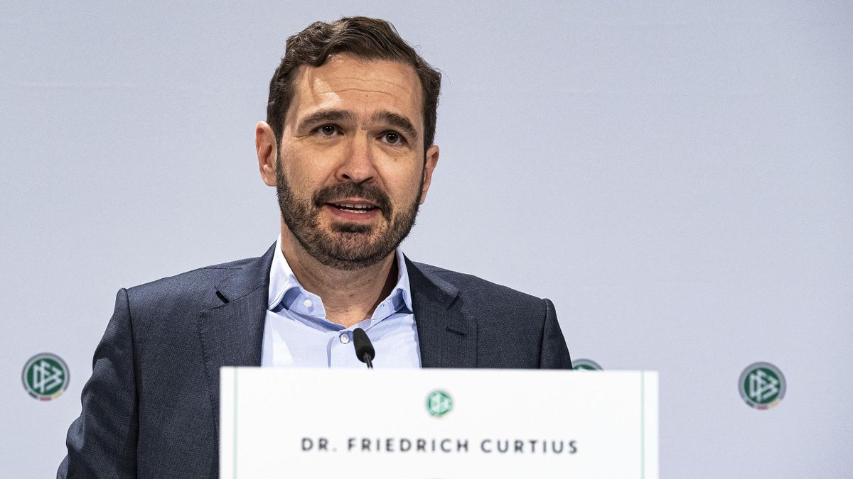 DFB-Generalsekretär Friedrich Curtius