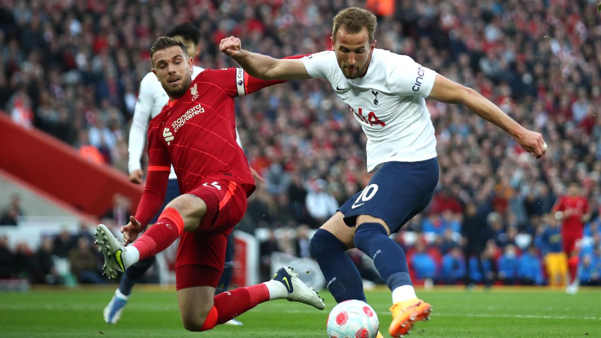 Liverpools Henderson im Duell mit Tottenham-Star Kane
