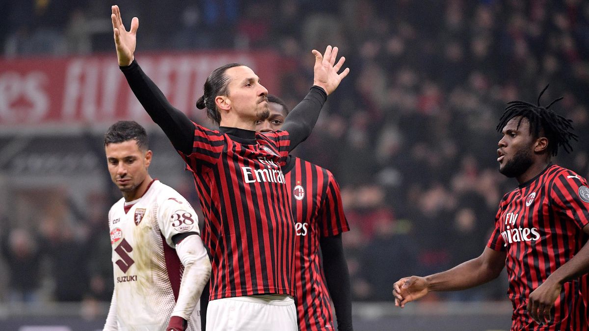 Zlatan Ibrahimovic esulta dopo il gol del definitivo 4-2 al Torino in Coppa Italia, Getty Images