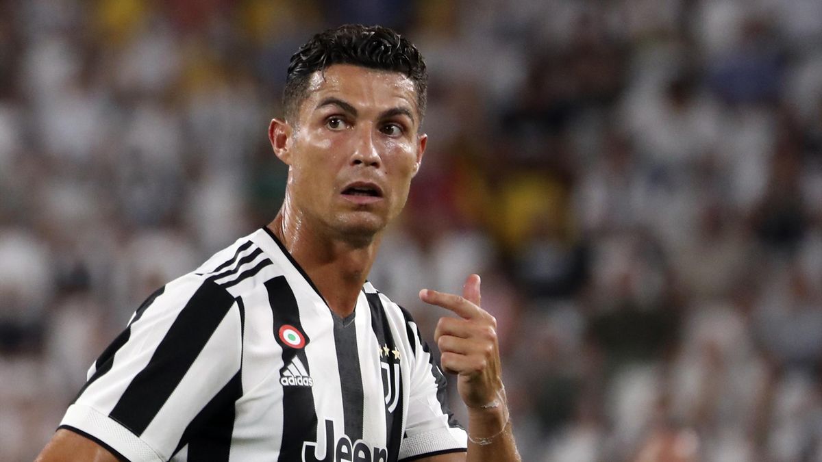 Mercato Cristiano Ronaldo Effectue Une Mise Au Point Apres La Rumeur Real Madrid Ancelotti Et Le Psg Eurosport [ 675 x 1200 Pixel ]