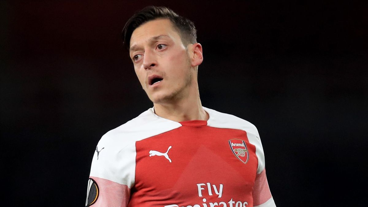 Mesut Özil wird von Erdogan-Klub Basaksehir Istanbul ...