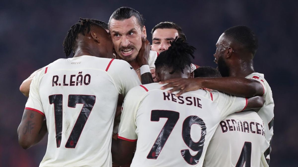 Ibrahimovic esulta per il gol in Roma-Milan - Serie A 2021/2022