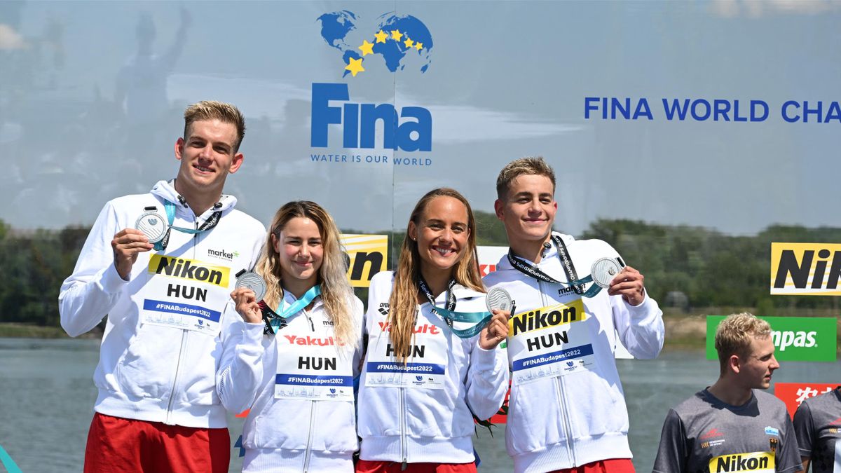 A magyar válogatott ezüstérmet nyert a nyíltvízi úszók csapatversenyében a Lupa-tavon zajló világbajnokság vasárnapi nyitónapján.