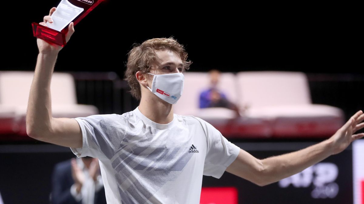 Alexander Zverev celebrates winning another title in Cologne