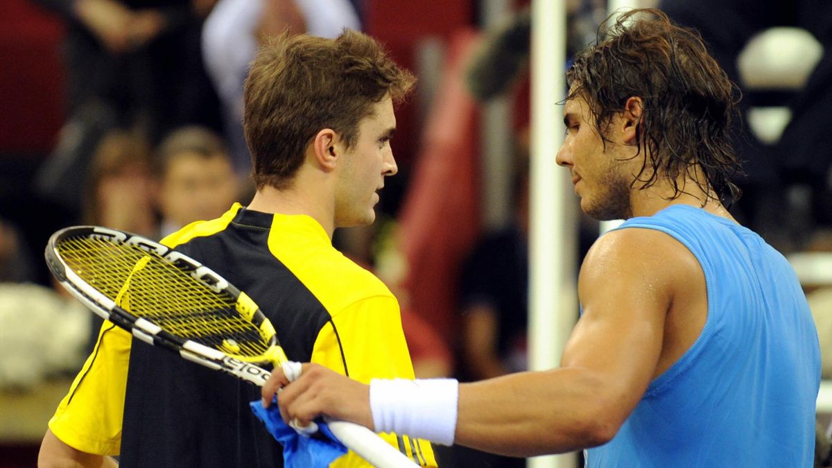 Gilles Simon après sa victoire héroïque contre Rafael Nadal à Madrid en 2008.