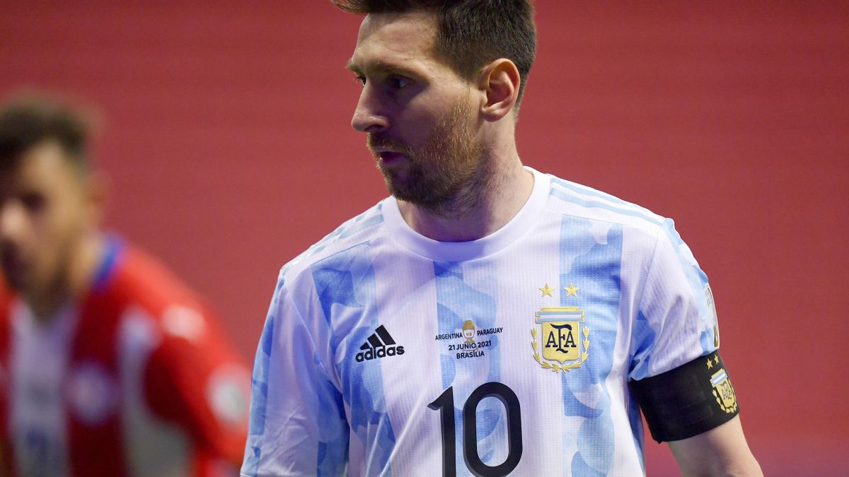 Argentina defeat Paraguay to reach Copa quarters, Messi equals appearance record