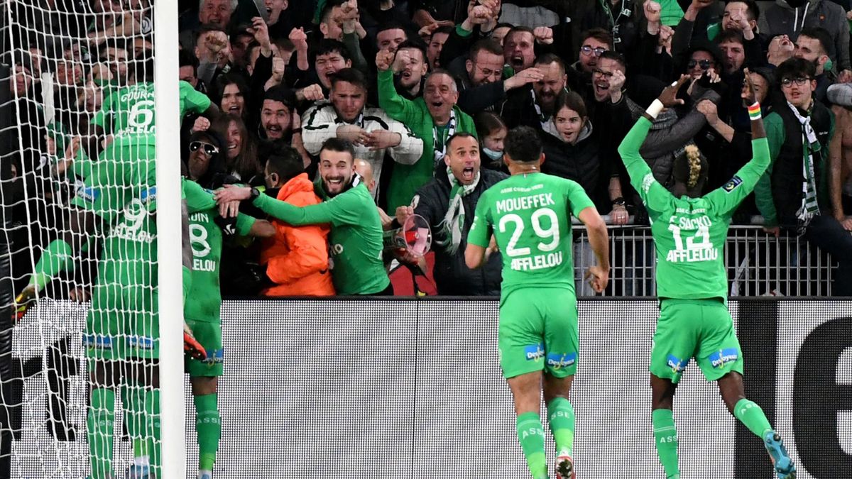 La joie des Verts et de leurs supporters face à Montpellier