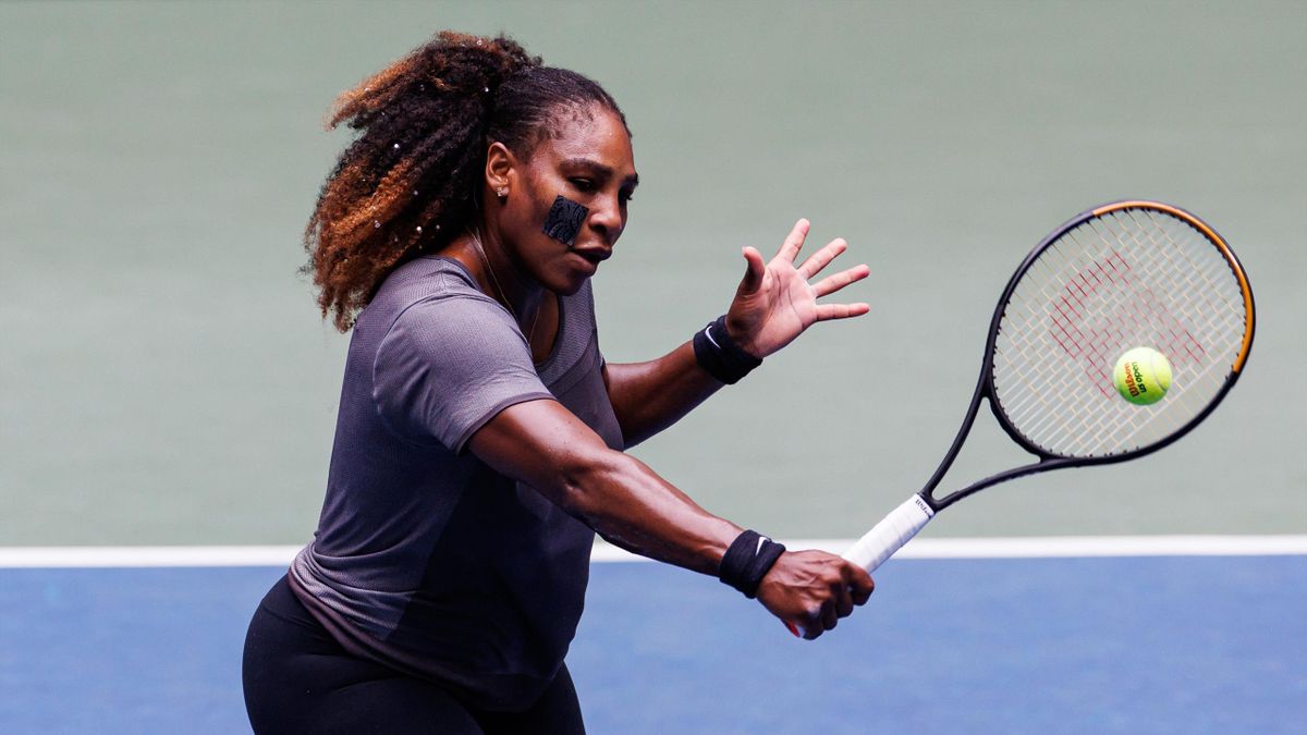 Met pleisters op haar gezicht gaat Serena op afscheidstournee tijdens de US Open