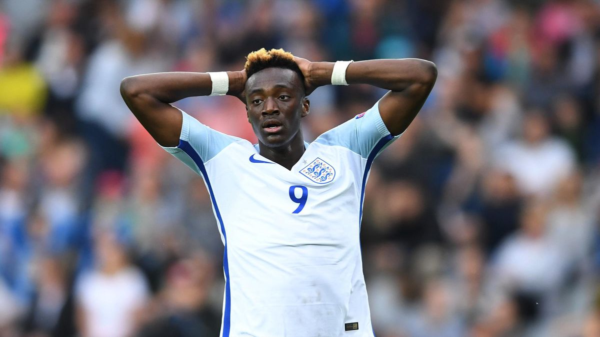 Tammy Abraham Signs New Chelsea Deal Joins Swansea On Loan Eurosport