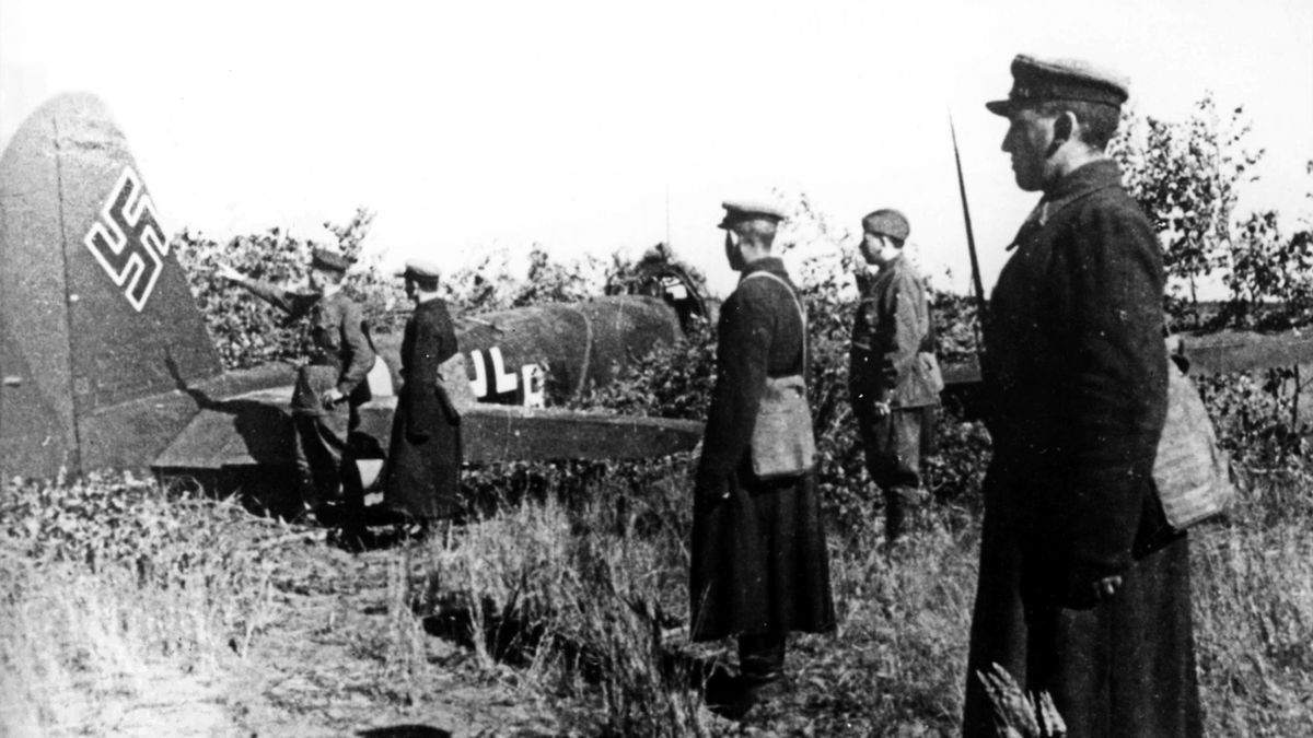 22 июня 1941 года. Первый фашистский самолет, сбитый под Киевом