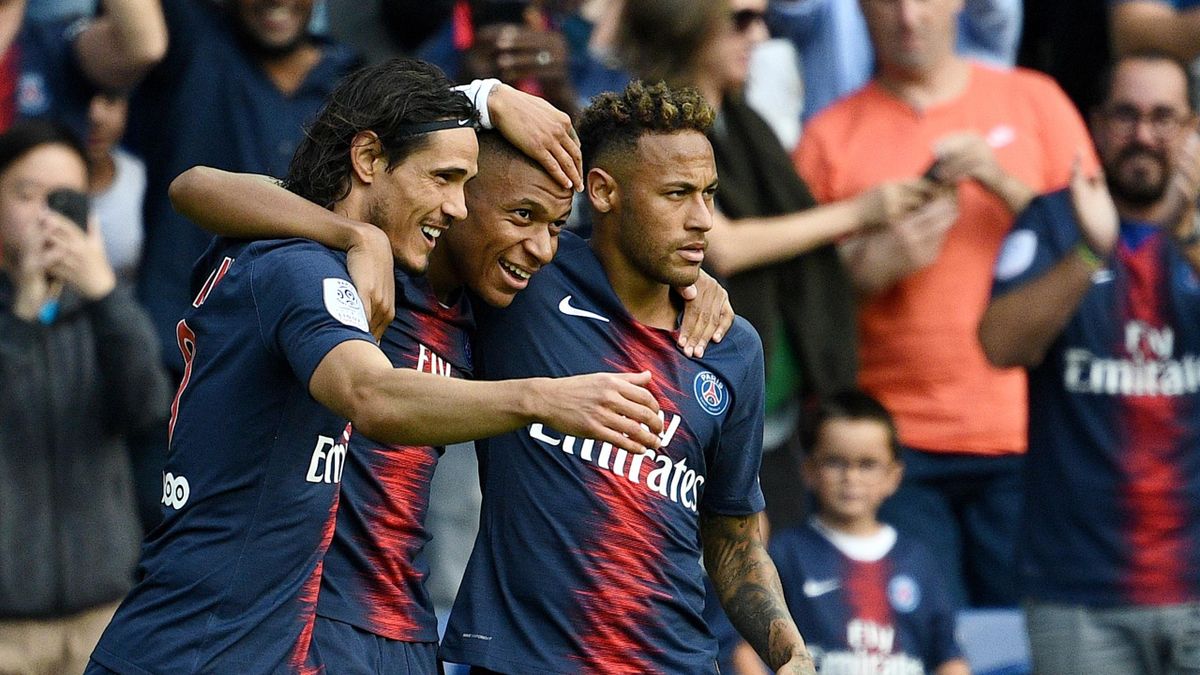 Edinson Cavani, Kylian Mbappé et Neymar lors de PSG - Angers / Ligue 1