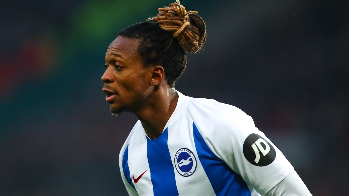 Brighton's Bong signs new one-year deal -