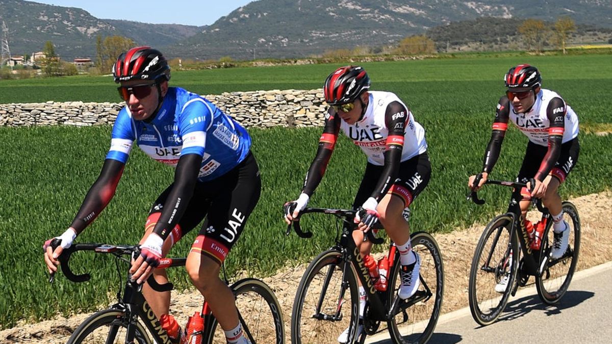 Brandon McNulty e Tadej Pogacar durante una tappa del Giro dei Paesi Baschi 2021 - Getty Images
