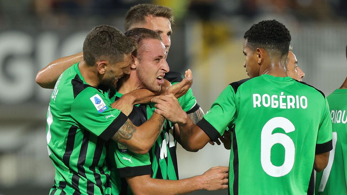 L'abbraccio dei giocatori del Sassuolo dopo il gol di Frattesi, Spezia-Sassuolo, Getty Images