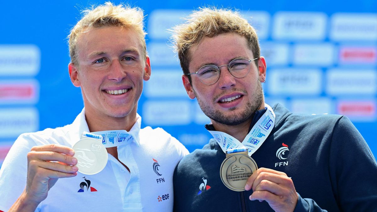 Marc-Antoine Olivier (argent) et Logan Fontaine (bronze), médaillés sur le 10 km en eau libre des Championnats d'Europe de Rome, le 21/08/2022.