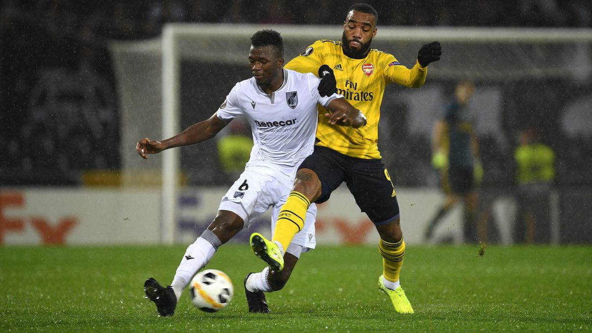 Bayer 04 Leverkusen Holt Edmond Tapsoba Und Verleiht Panagiotis Retsos Nach England Eurosport