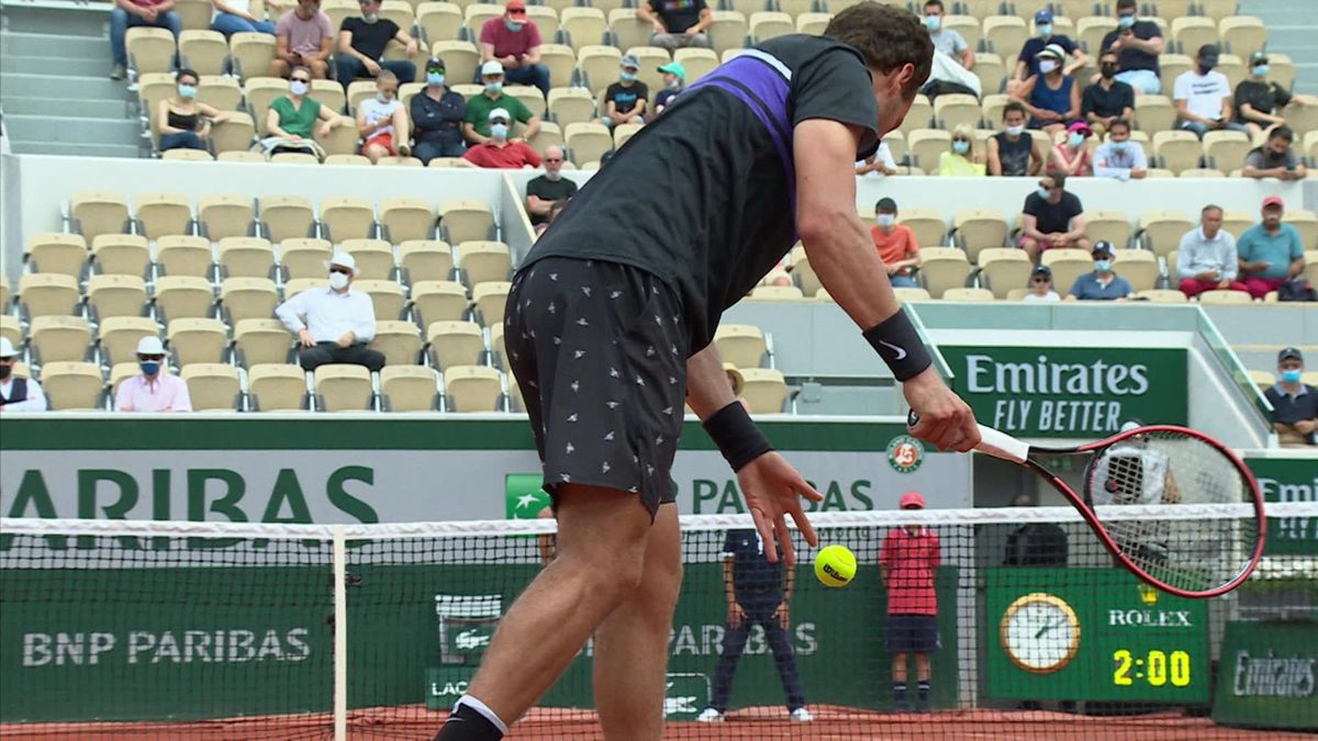 French Open Tennis Naughty But It S Legal Alexander Zverev Wags Finger At Opponent After Cheeky Serve Eurosport