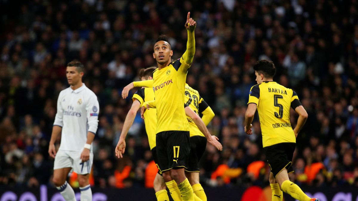 Borussia Dortmund's Pierre-Emerick Aubameyang celebrates his goal