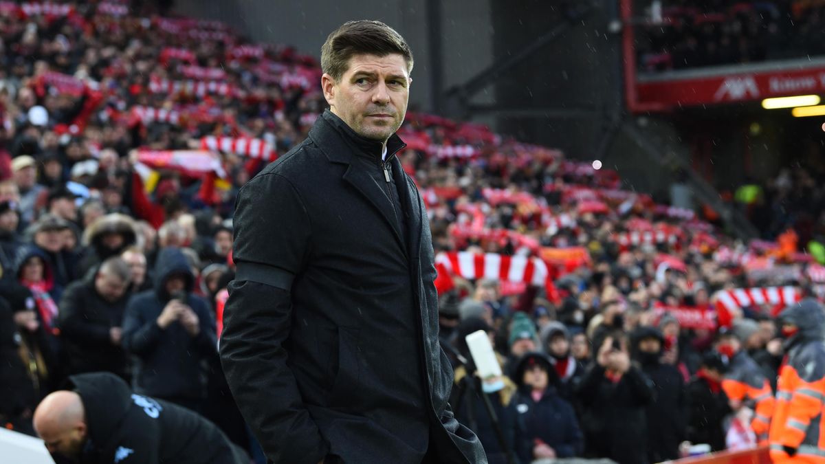 Steven Gerrard, l'ancienne légende de Liverpool, a fait son retour à Anfield en tant qu'entraîneur d'Aston Villa