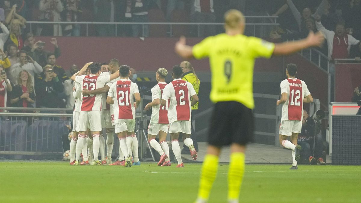 Erling Haaland (vorne) fassungslos, Ajax jubelt - Ajax Amsterdam vs. Borussia Dortmund