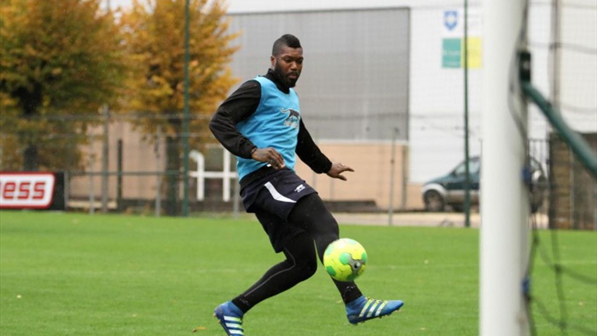 Djibril Cissé à l'entraînement de l'AJ Auxerre.