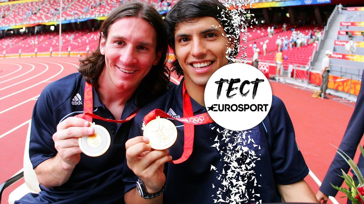 Лионель Месси и Серхио Агуэро с золотыми медалями Олимпийских игр