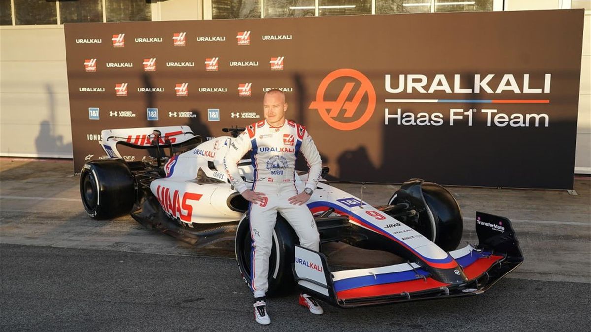 Nikita Mazepin durante la presentazione della monoposto Haas per il Mondiale 2022 di Formula 1