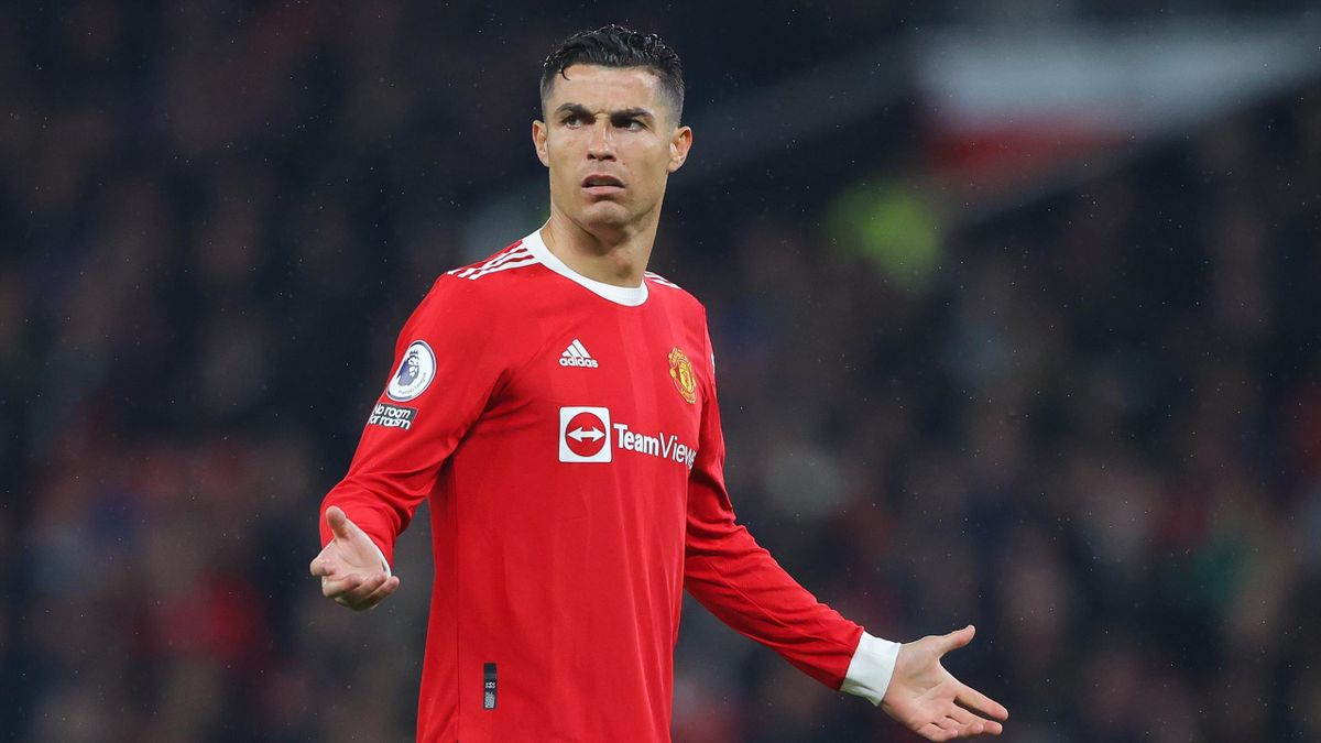 Cristiano Ronaldo still demanding transfer despite Manchester United showdown talks – Paper Round - Eurosport