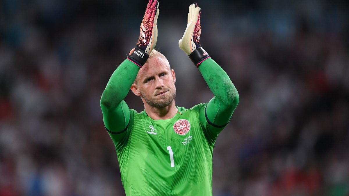 Kasper Schmeichel of Denmark applauds fans following his team's defeat in the UEFA Euro 2020 Championship Semi-final match between England and Denmark
