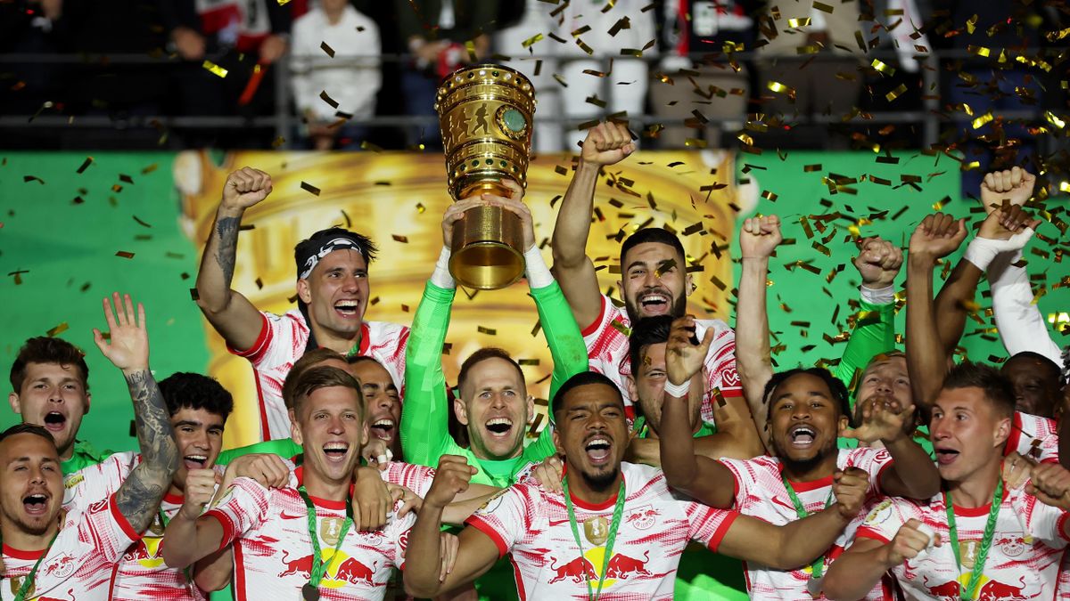 Die Leipziger feiern mit dem DFB-Pokal