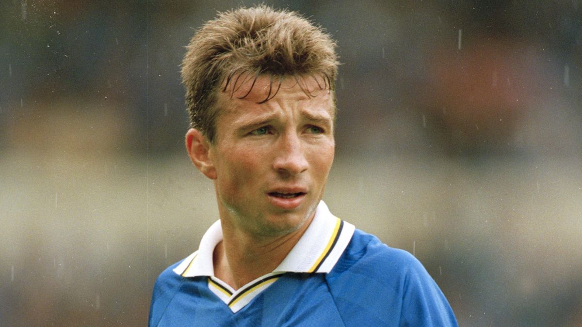 Chelsea Legend Dan Petrescu Hospitalised With Covid 19 Eurosport
