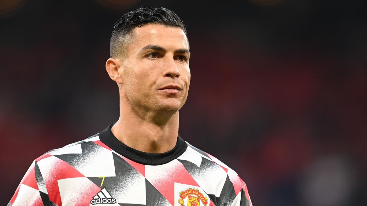 Cristiano Ronaldo set to stay at Man Utd after transfer U-turn ...