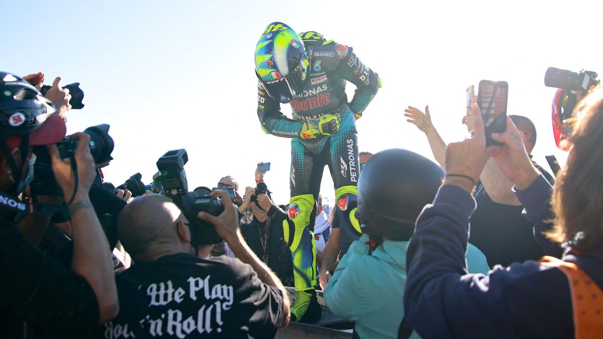 L'inchino di Valentino Rossi, MotoGP Valencia, Getty Images