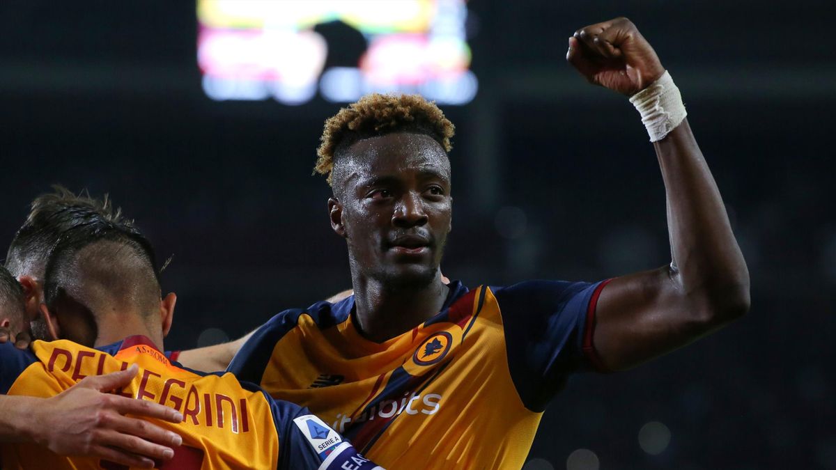 Tammy Abraham of Roma celebrates with team-mates during the Serie A match between Torino FC and AS Roma at Stadio Olimpico di Torino on May 20, 2022 in Turin, Italy