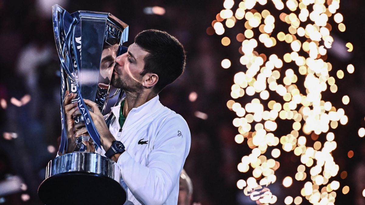 Novak Djokovic és az ő jelentéktelen méretű vb-trófeája